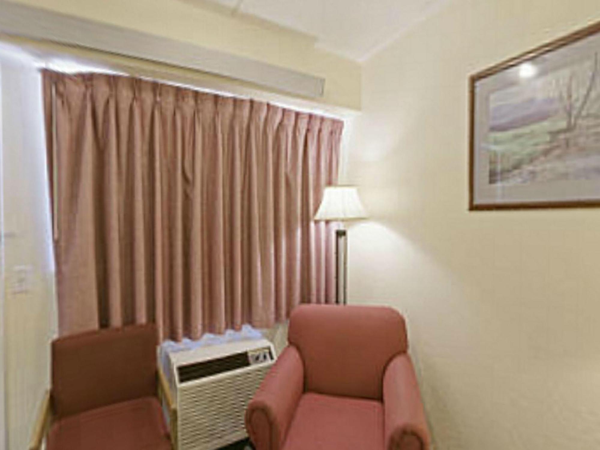 Royal Inn ชาร์ล็อต ภายนอก รูปภาพ